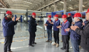 【市城市燃熱集團(tuán)富泰熱力】歲寒送暖情更濃 節(jié)前慰問(wèn)暖人心——公司領(lǐng)導(dǎo)春節(jié)前夕走訪(fǎng)慰問(wèn)一線(xiàn)員工